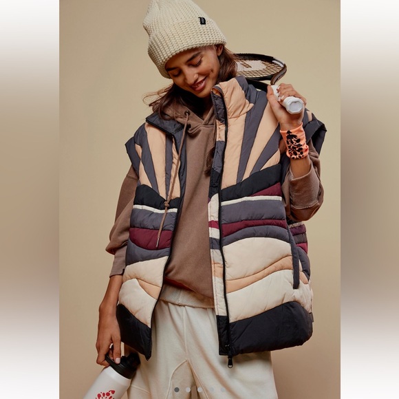 ISO FREE PEOPLE IN A BUBBLE CONVO VEST OASIS CHILI COMBO IN XS - Picture 1 of 3